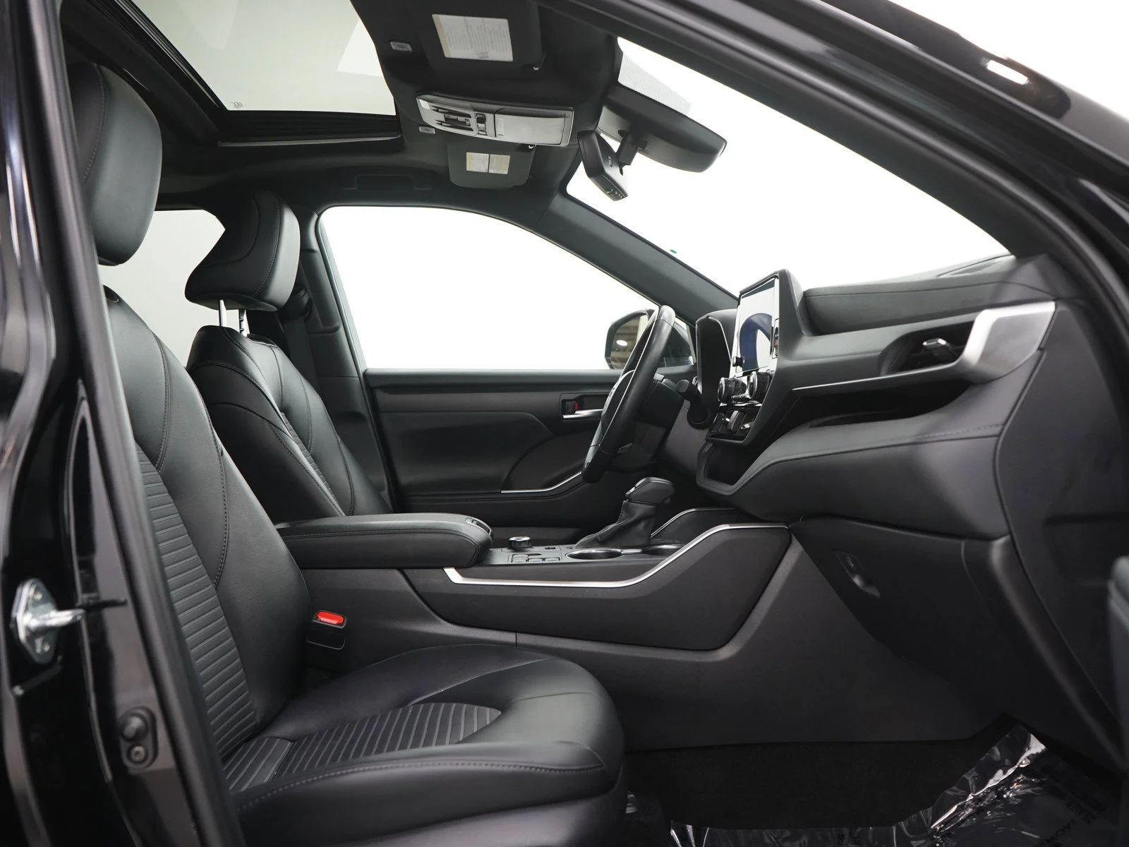 Used 2025 Black Toyota XSE AWD (Natl) image 11