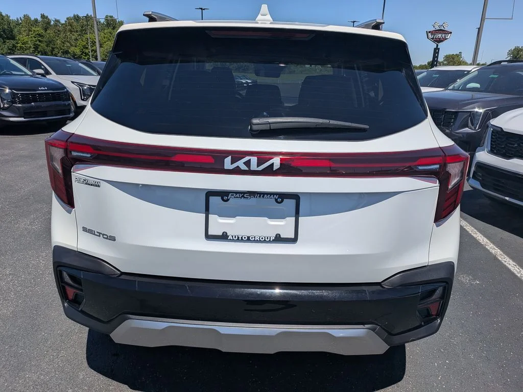 Used 2025 Snow White Pearl Kia S image 6