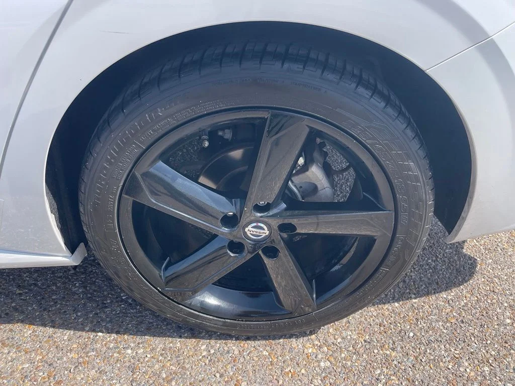 Certified Used 2023 White Nissan SR image 17