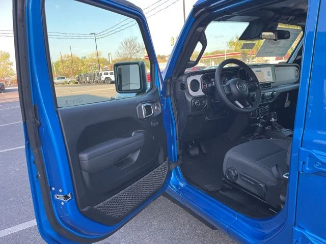 New 2026 Hydro Blue Pearl-Coat Exterior Paint Jeep Sport S image 5