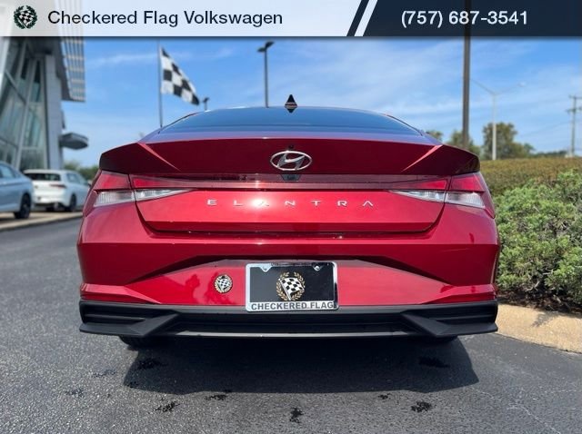 Used 2023 Ultimate Red Hyundai SEL image 10