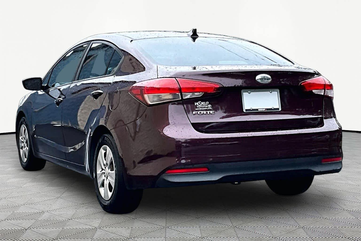 Used 2018 Garnet Red Kia LX image 11