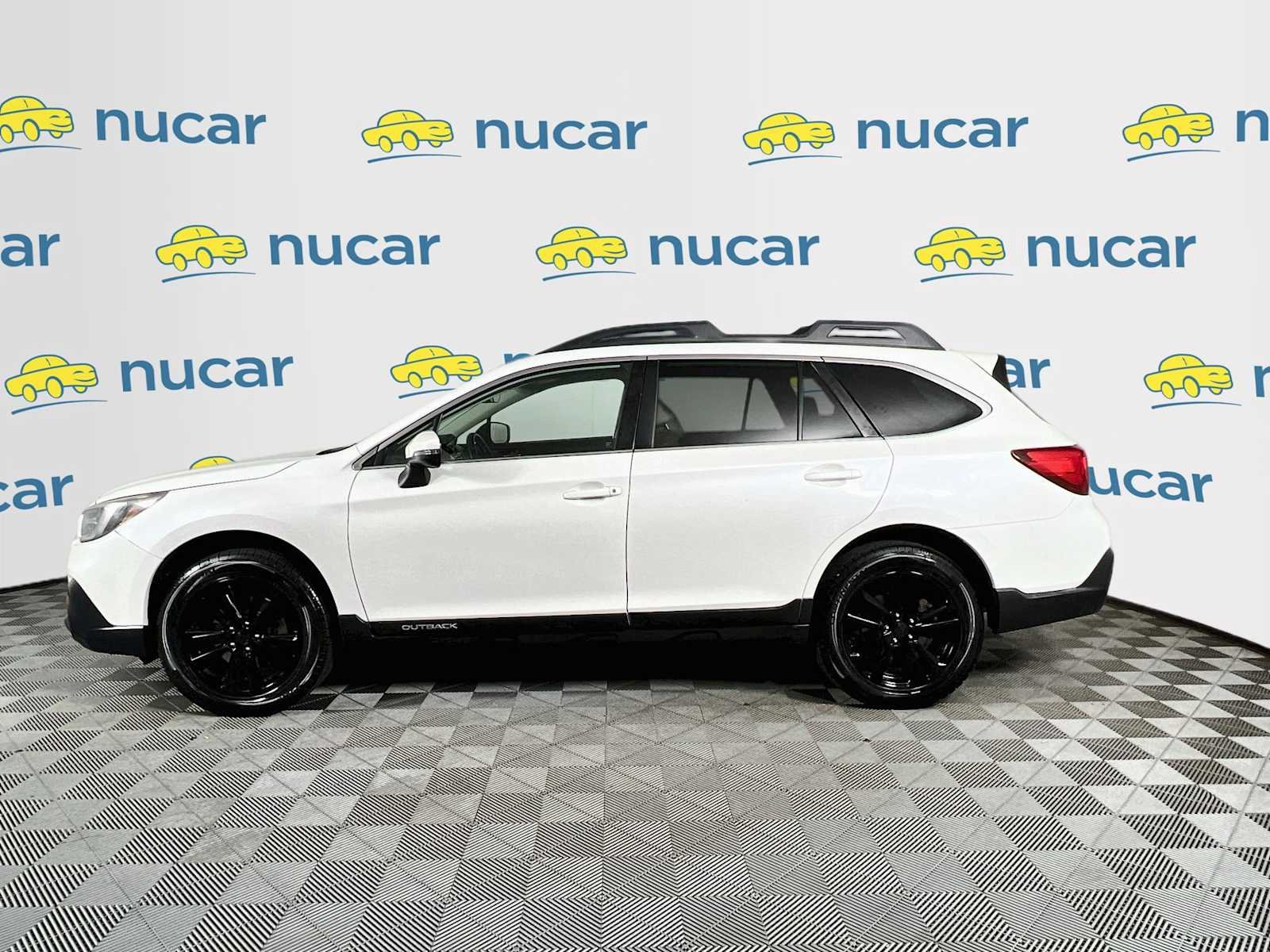 Used 2019 Crystal White Pearl Subaru Limited image 4