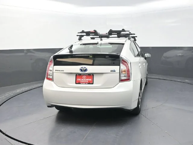Used 2013 White Toyota Two image 7