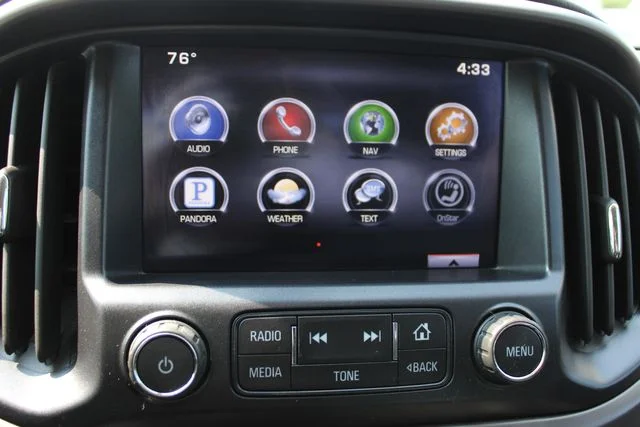 Used 2015 Black GMC SLE1 image 16