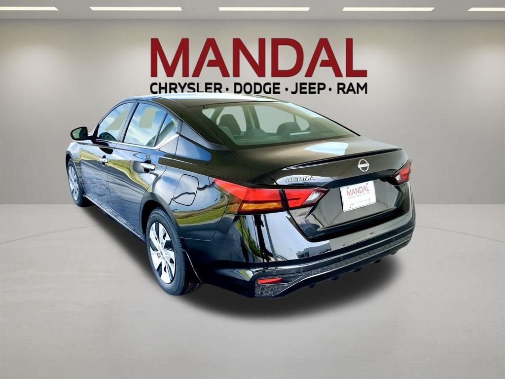 Used 2023 Black Nissan 2.5 S image 8