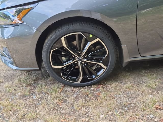 New 2026 Gun Metallic Nissan SR image 9