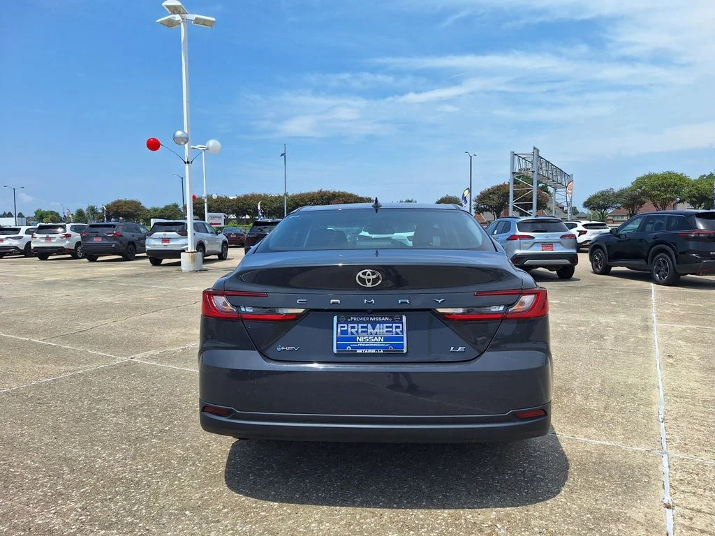 2025 Toyota Camry LE - Photo 6