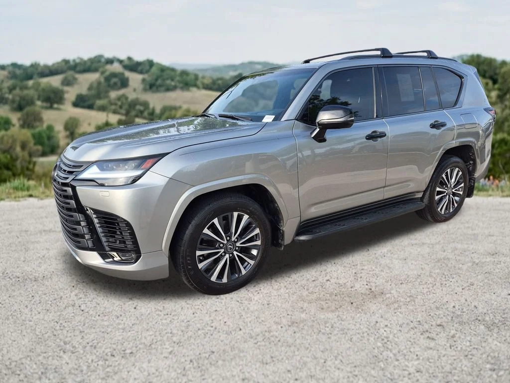 Used 2022 Silver Lexus 600 Premium image 3