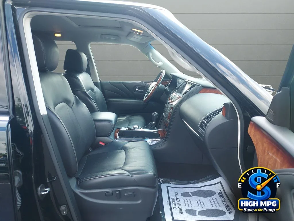 Used 2017 Black INFINITI Base image 21