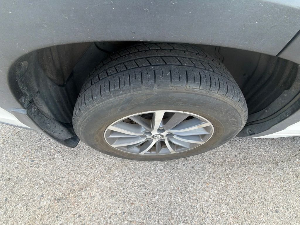 Used 2017 White Toyota XLE image 5