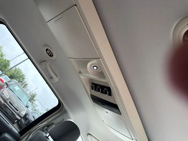 Used 2009 Green Chrysler Touring image 26