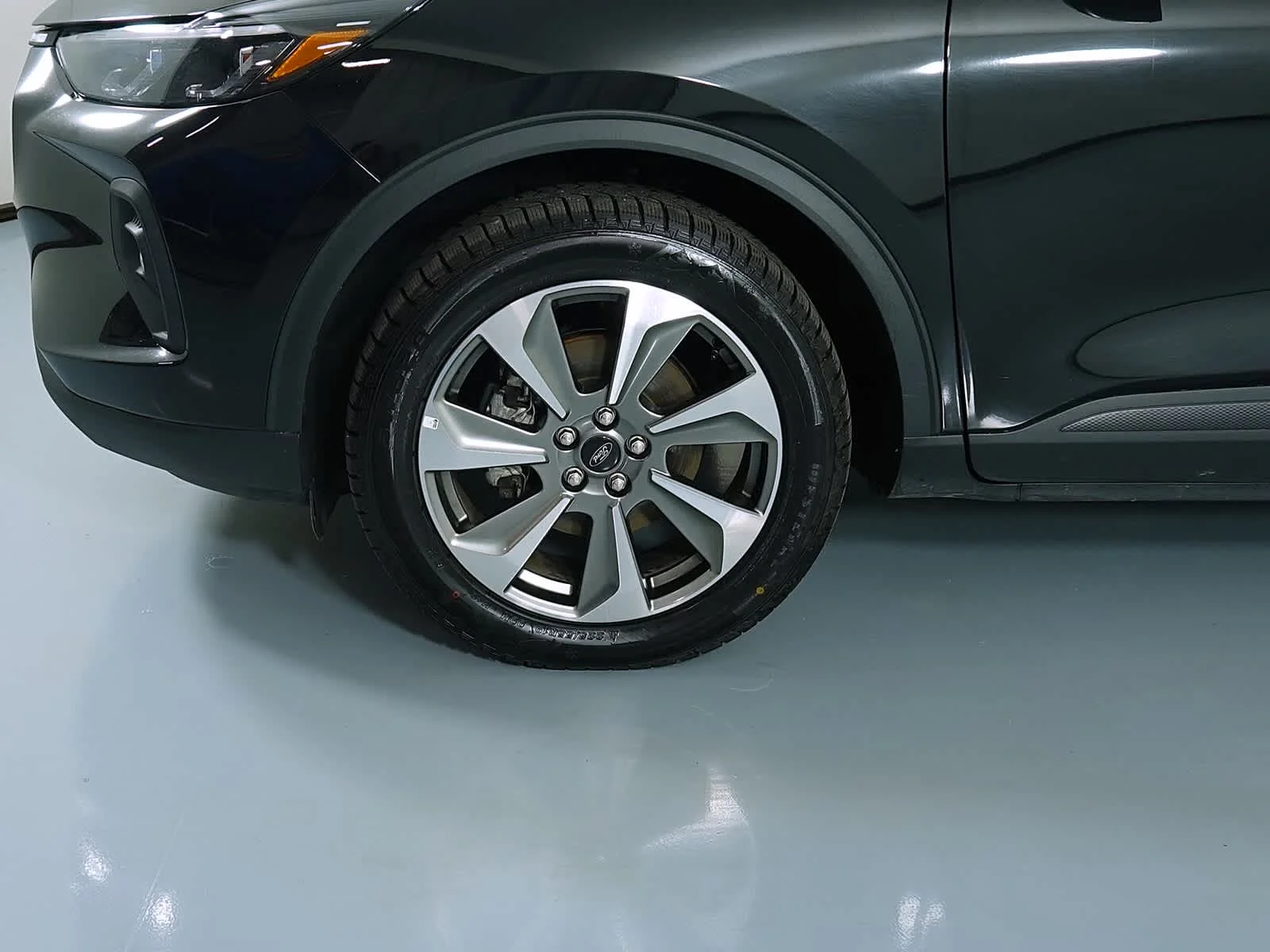 Used 2025 Agate Black Ford Platinum image 9