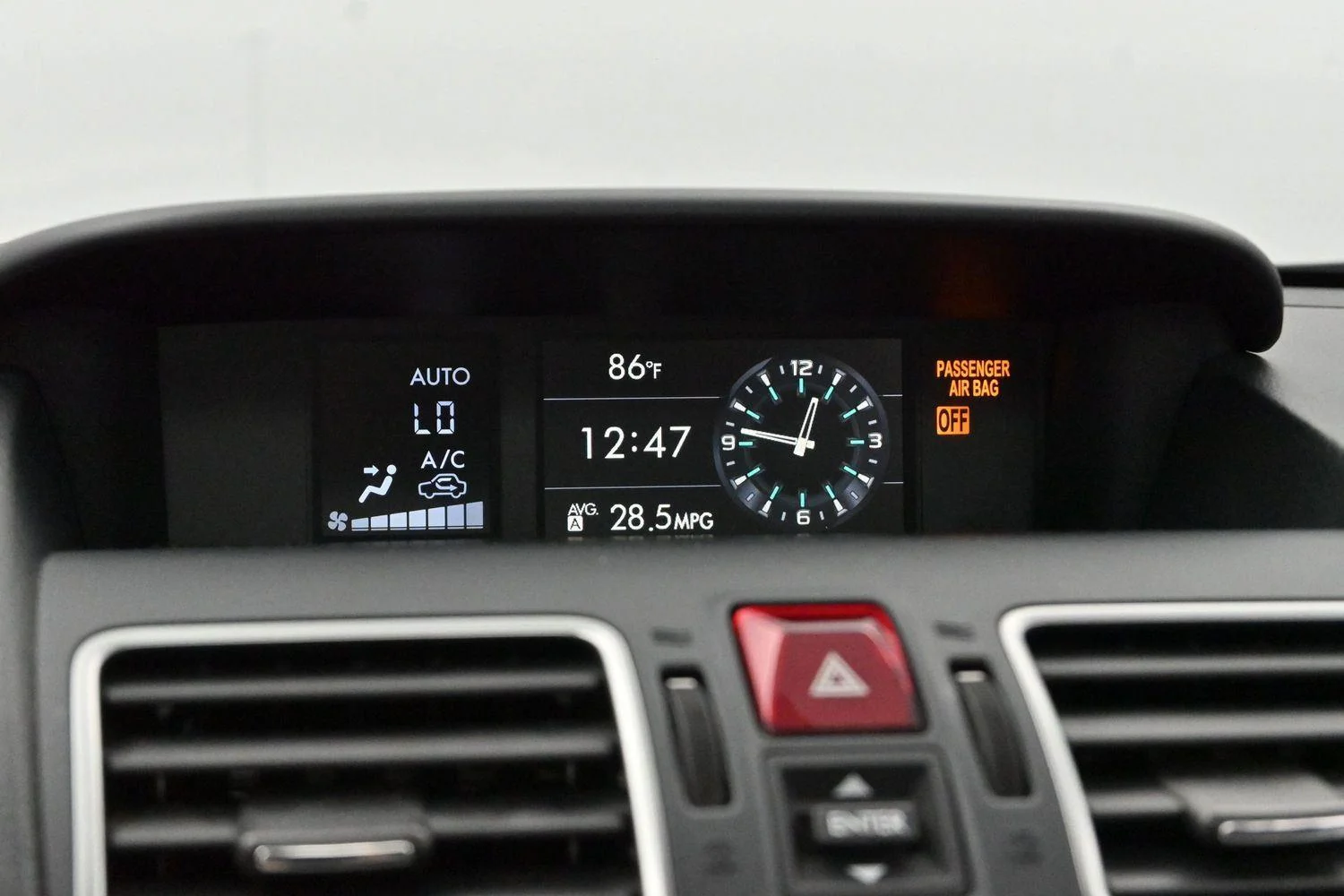 Used 2018 Ice Silver Metallic Subaru Premium image 22