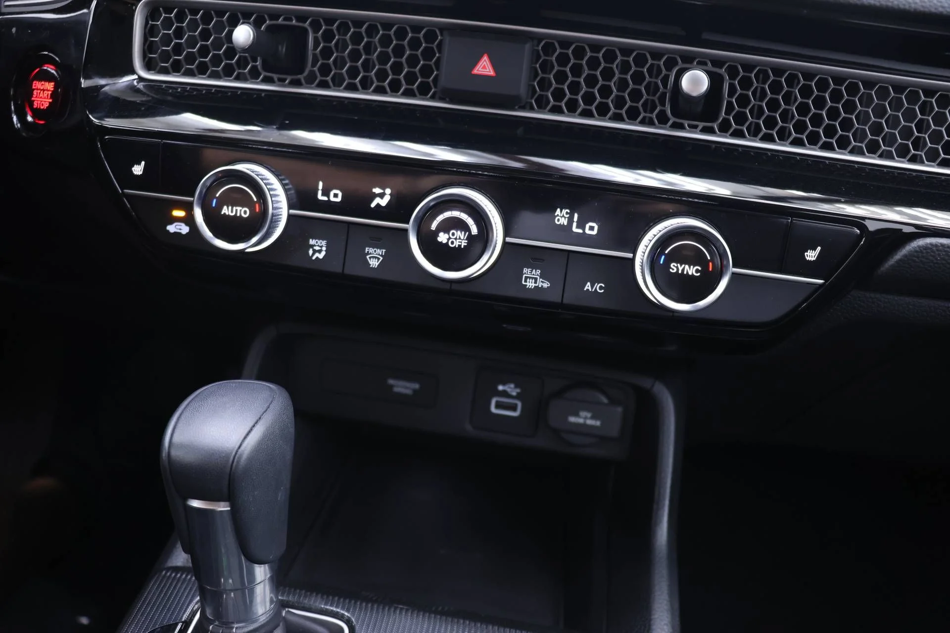 2024 Honda Civic Hatchback EX-L - Photo 6