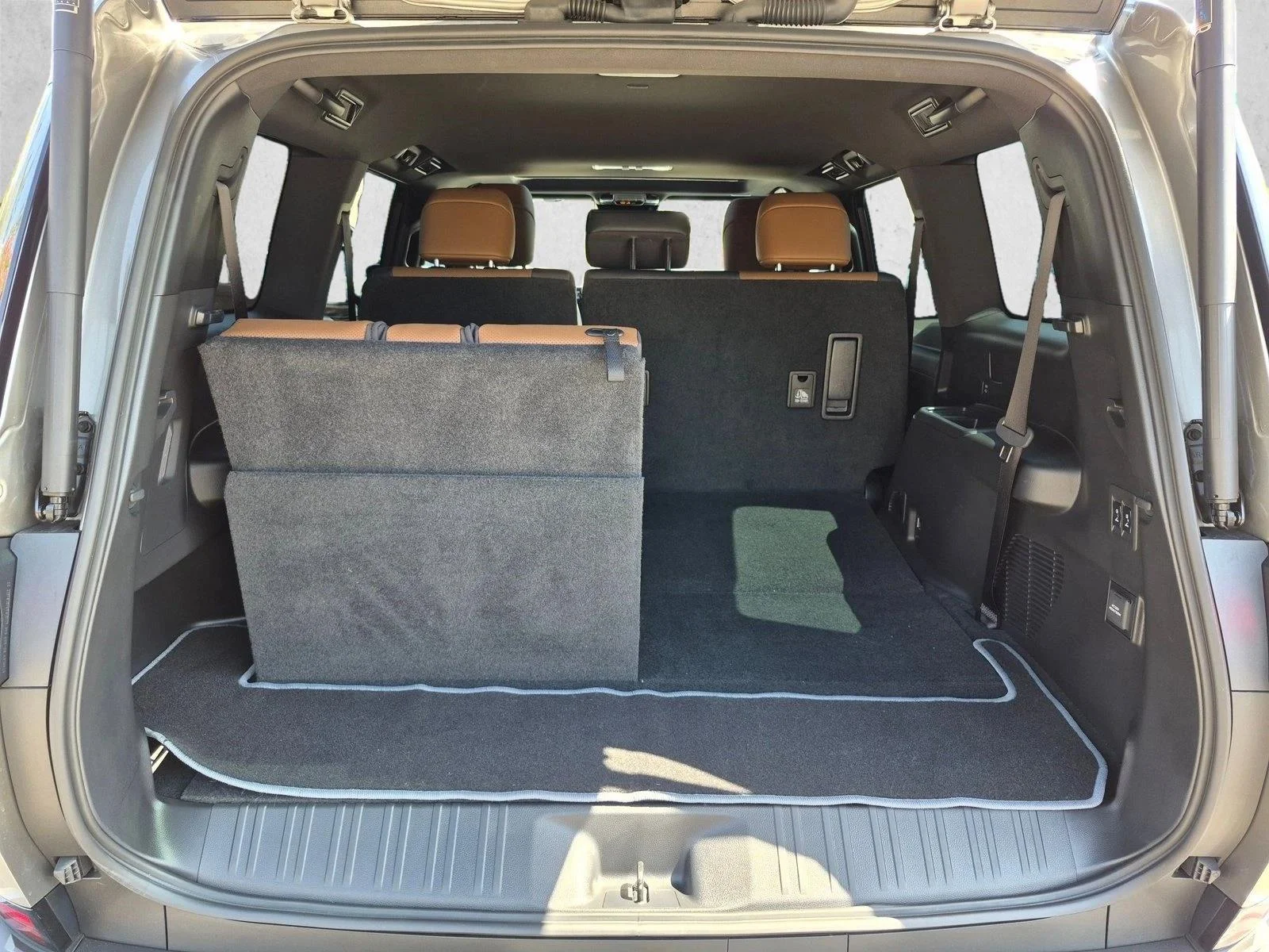 Certified Used 2025 Atomic Silver Lexus PREMIUM PLUS image 7