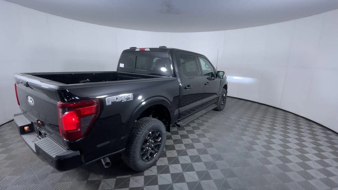 New 2026 Agate Black Metallic Ford XLT image 8