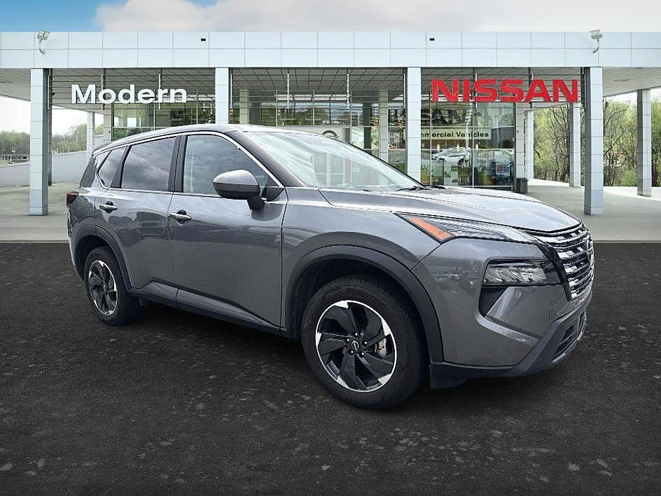 Used 2025 Gun Metallic Nissan SV image 7