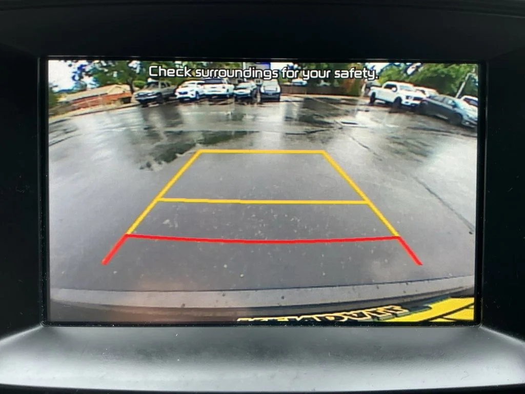 Used 2019 Black Kia L image 18