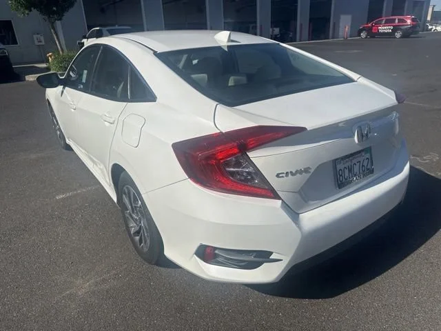 Used 2018  Honda EX image 8