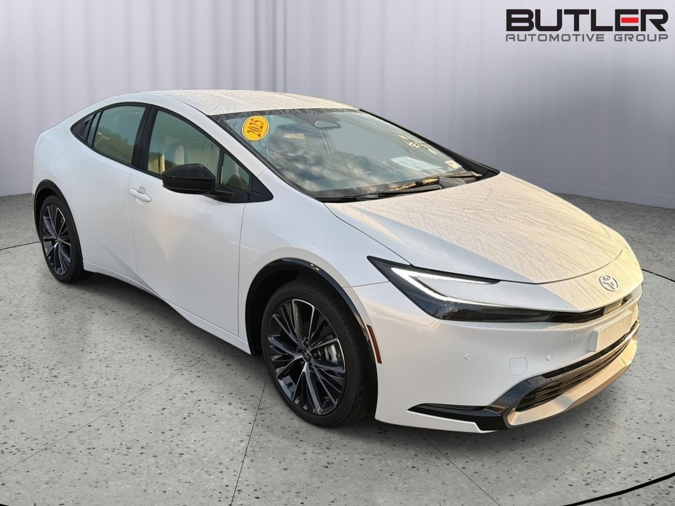 Certified Used 2025 Wind Chill Pearl Toyota XLE image 8