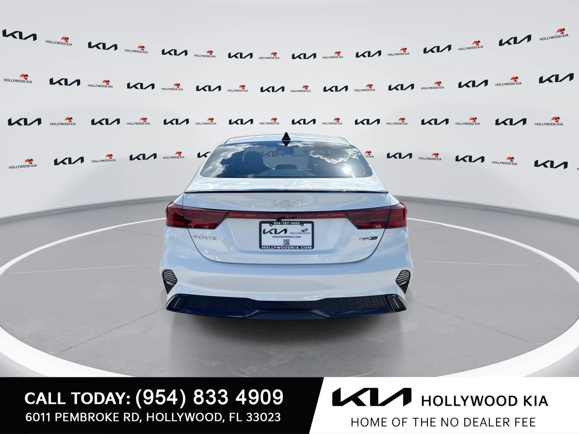 Used 2024 Snow White Pearl Kia GT-Line image 7