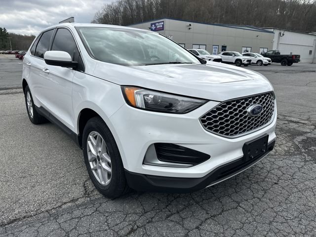 Used 2024 White Ford SEL image 11