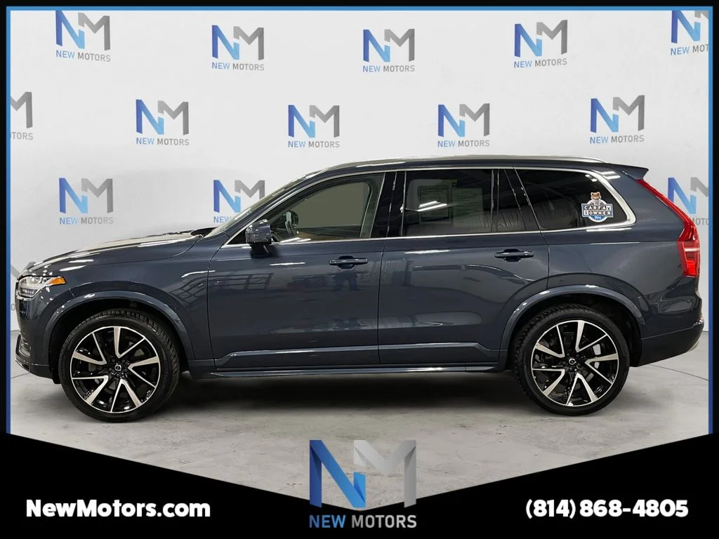 Used 2022 Denim Blue Metallic Volvo T6 Momentum image 2