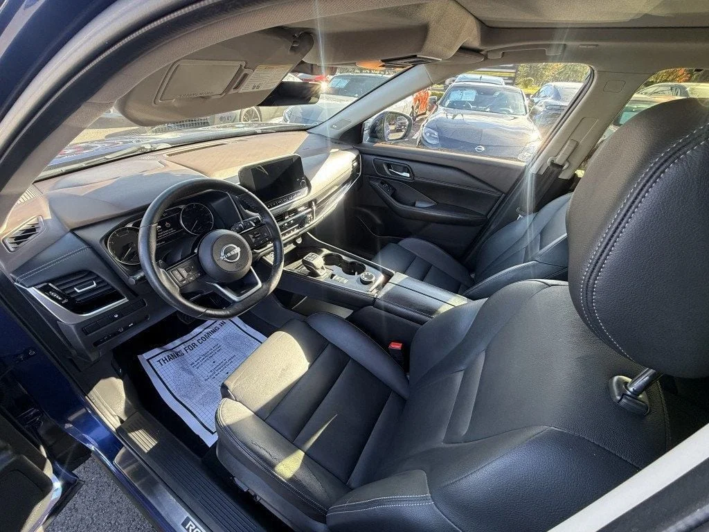 Used 2023 Caspian Blue Metallic Nissan AWD SL image 11