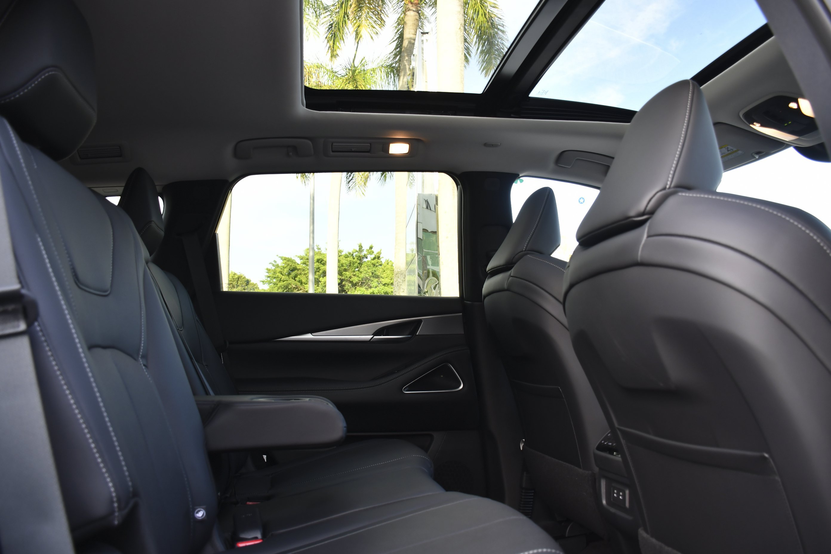 Certified Used 2027 Radiant White INFINITI LUXE image 30