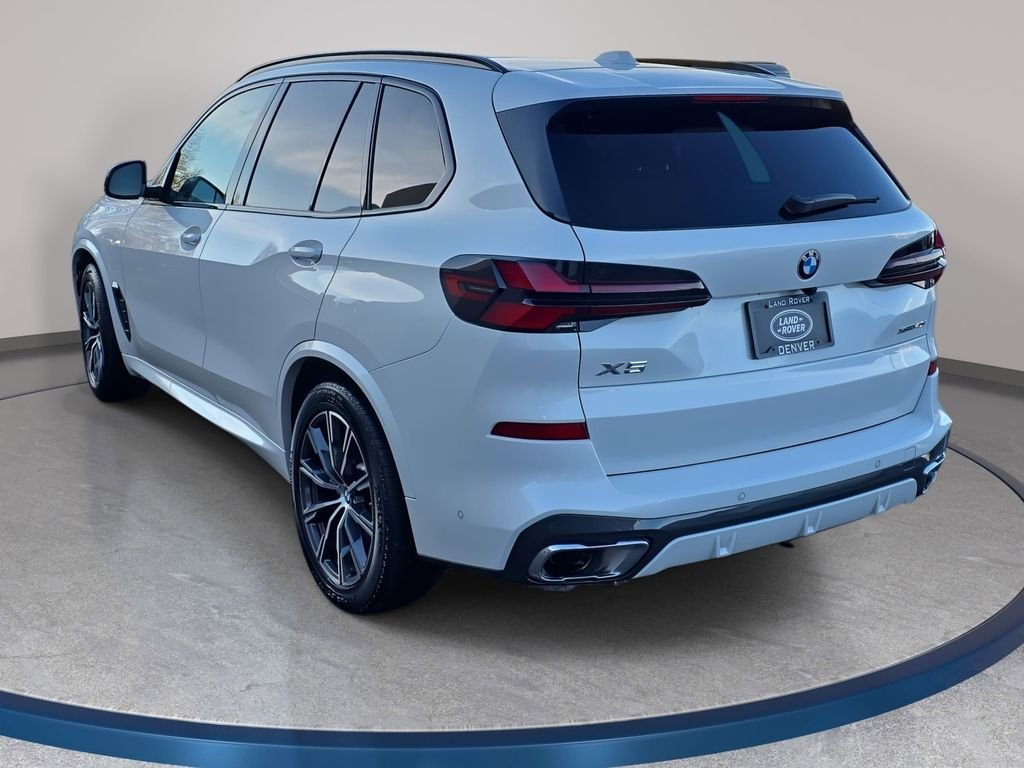 Used 2025 White BMW xDrive40i image 8