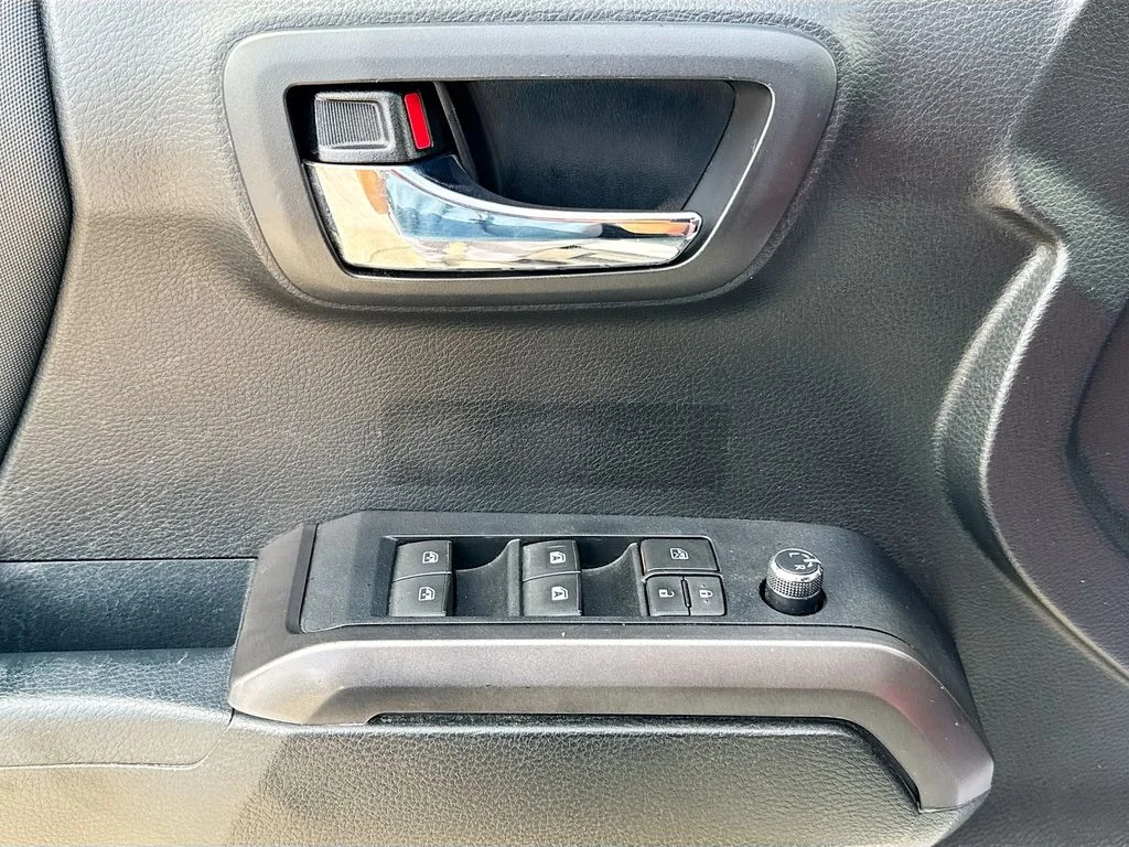 Used 2017 White Toyota TRD Pro image 38