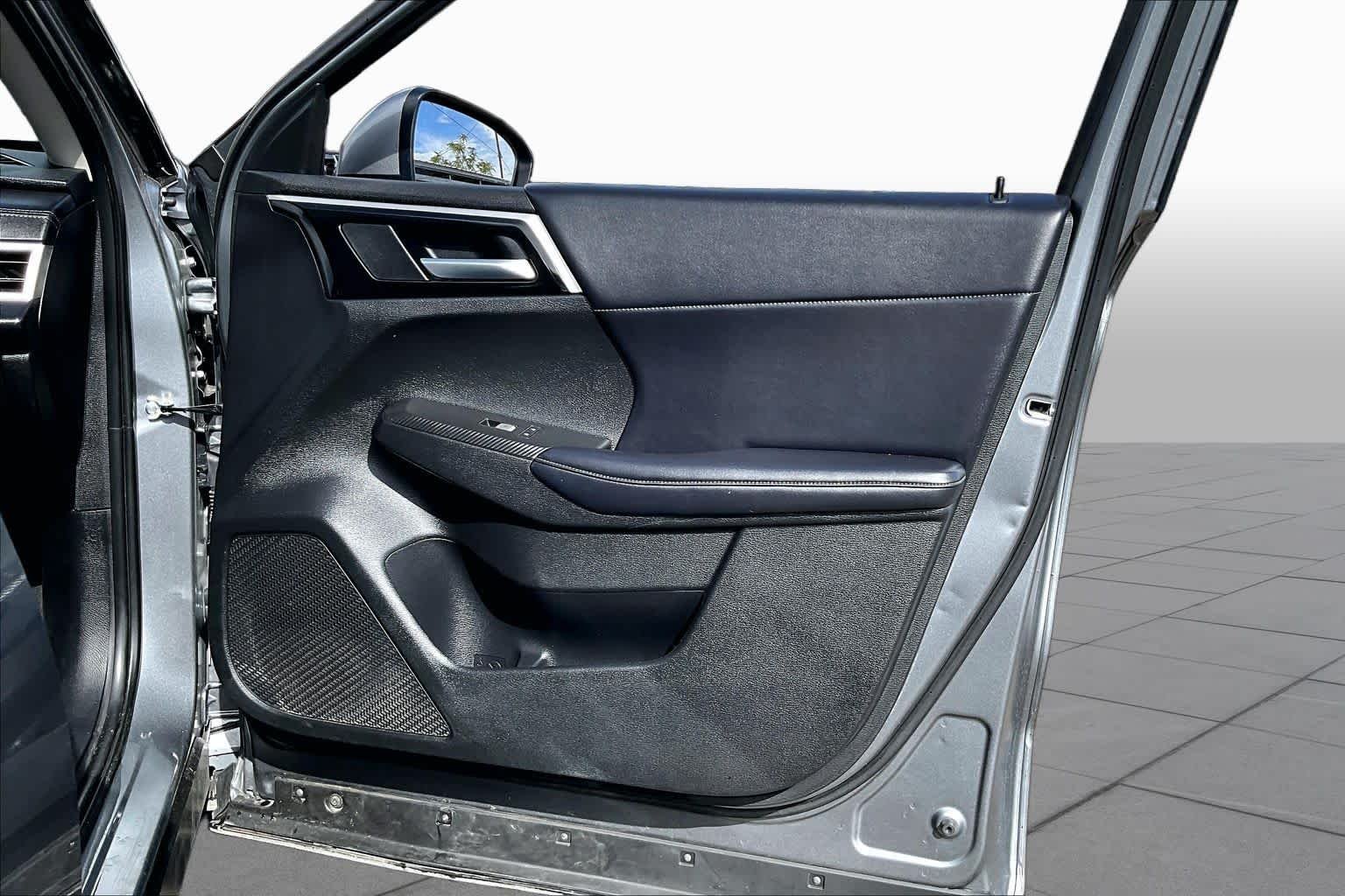 Used 2024 Mercury Gray Metallic Mitsubishi SE image 21
