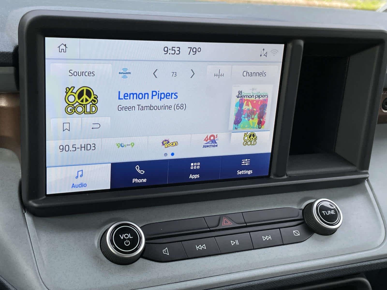 Used 2022 Cactus Gray Ford Lariat image 28