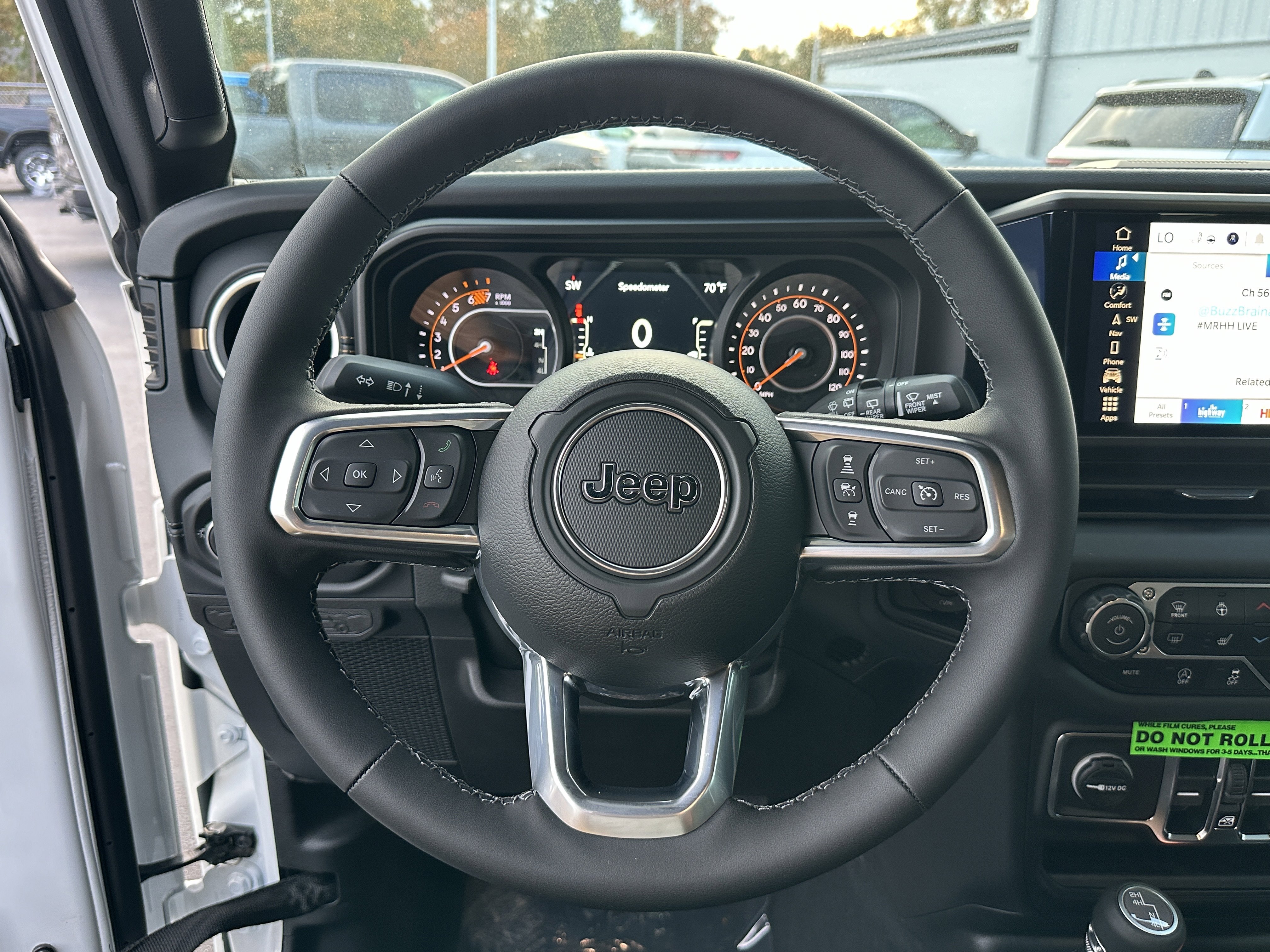 2025 Jeep Wrangler 4-Door Sahara - Photo 30