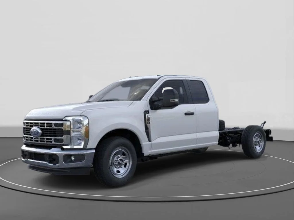 2026 Ford F-350 XL SuperCab 168-In SRW's photo