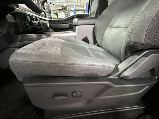 New 2026 Oxford White Ford F-250® XLT image 18