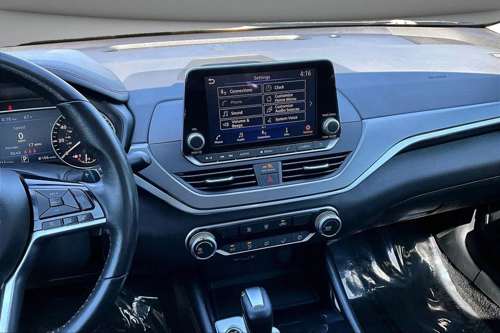 Certified Used 2023 Blue Nissan 2.5 SR image 9