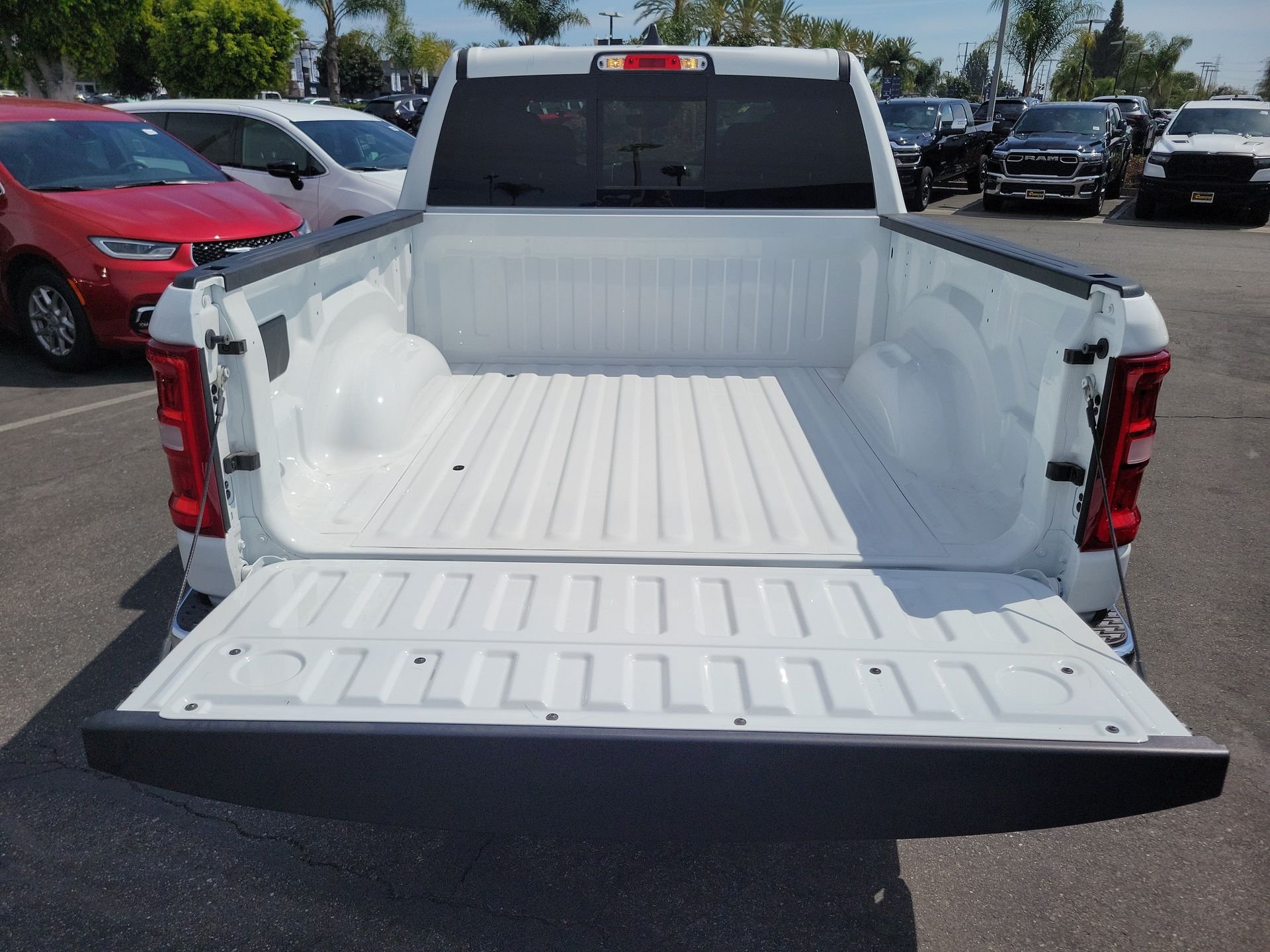 New 2026 Bright White Clear-Coat Exterior Paint RAM Big Horn/Lone Star image 18