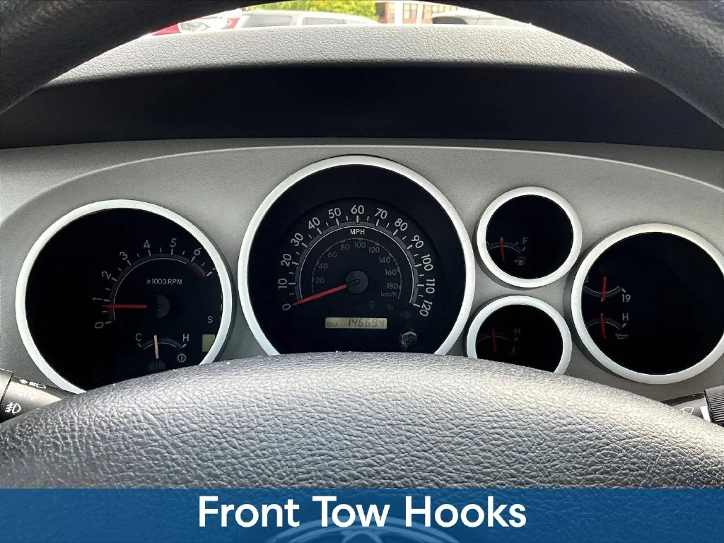 Used 2009 Silver Toyota SR5 image 17