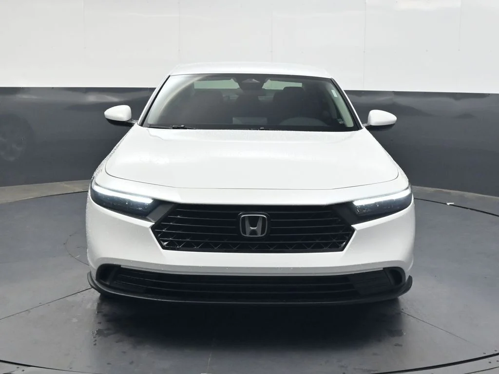 New 2026 Platinum White Pearl Honda LX image 9