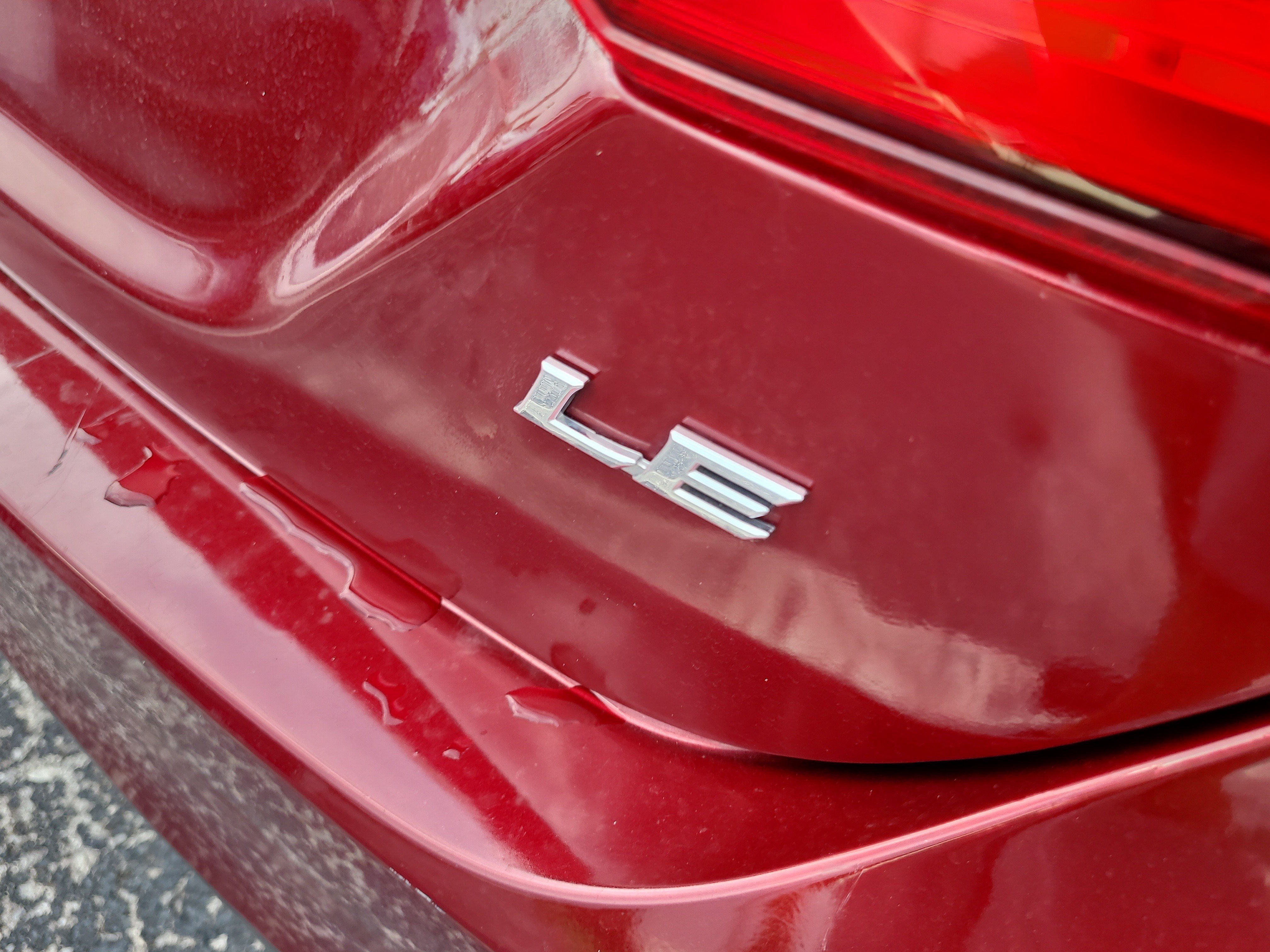 Used 2021 Pearl Toyota LE image 10