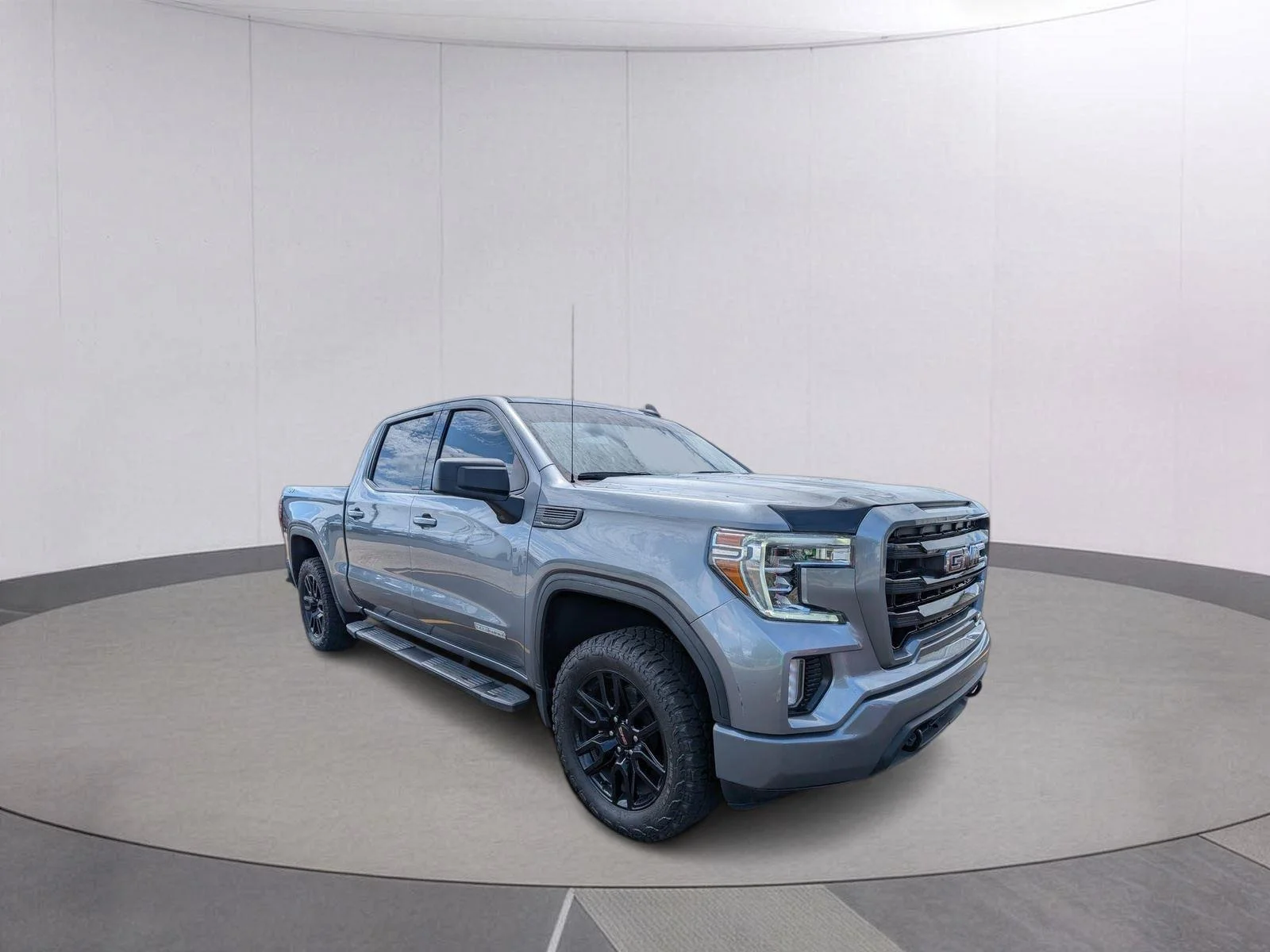 Used 2022 Satin Steel Metallic GMC Elevation image 7