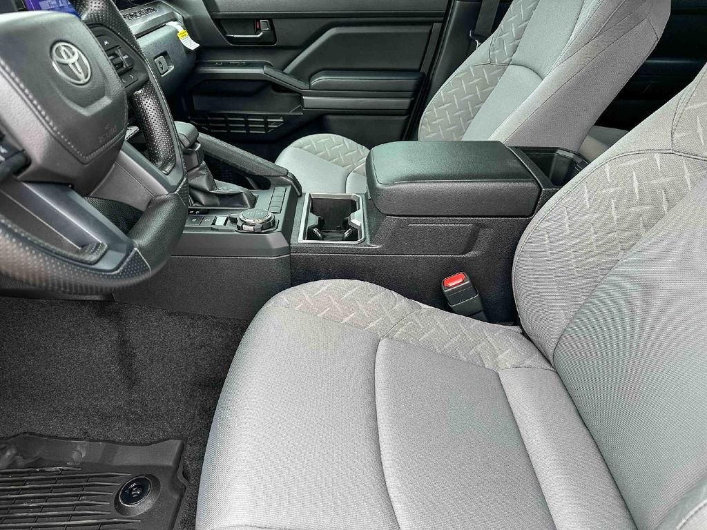 2026 Toyota Tacoma SR5 - Photo 9