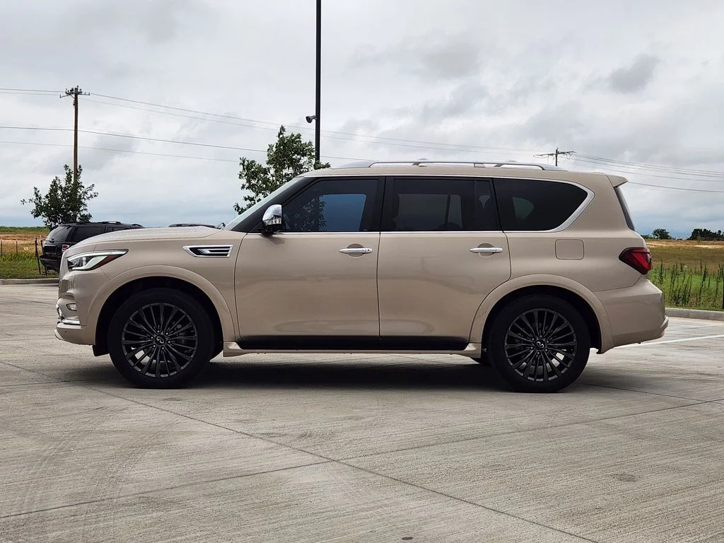 Used 2022 Beige INFINITI Sensory image 3
