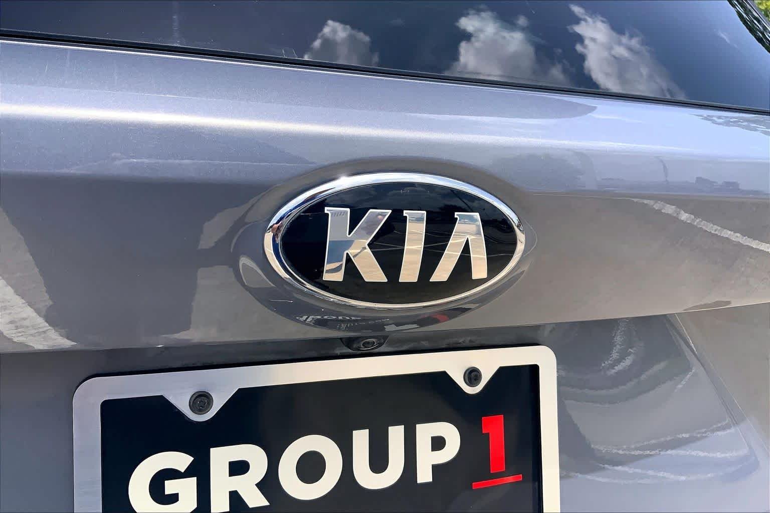 Used 2021 Everlasting Silver Kia EX image 10