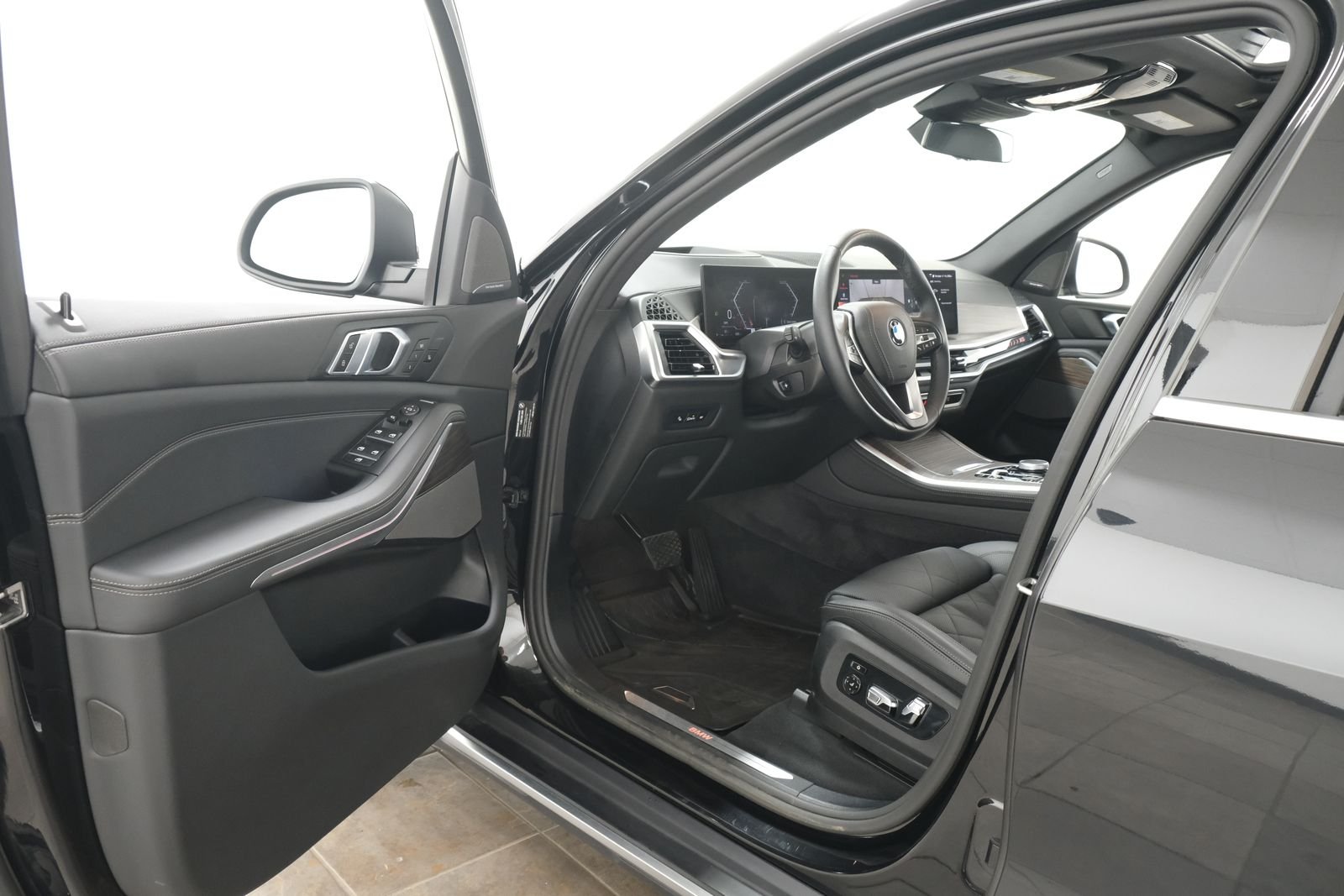 Certified Used 2026 Black Sapphire Metallic BMW xDrive40i image 24