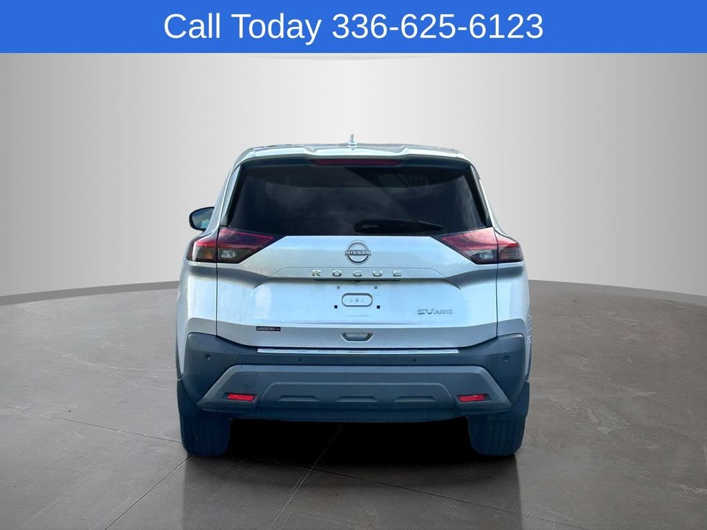 Used 2022 Silver Nissan SV image 4