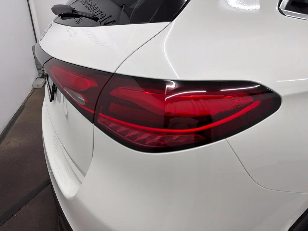 New 2027 White Mercedes-Benz GLC 300 image 11