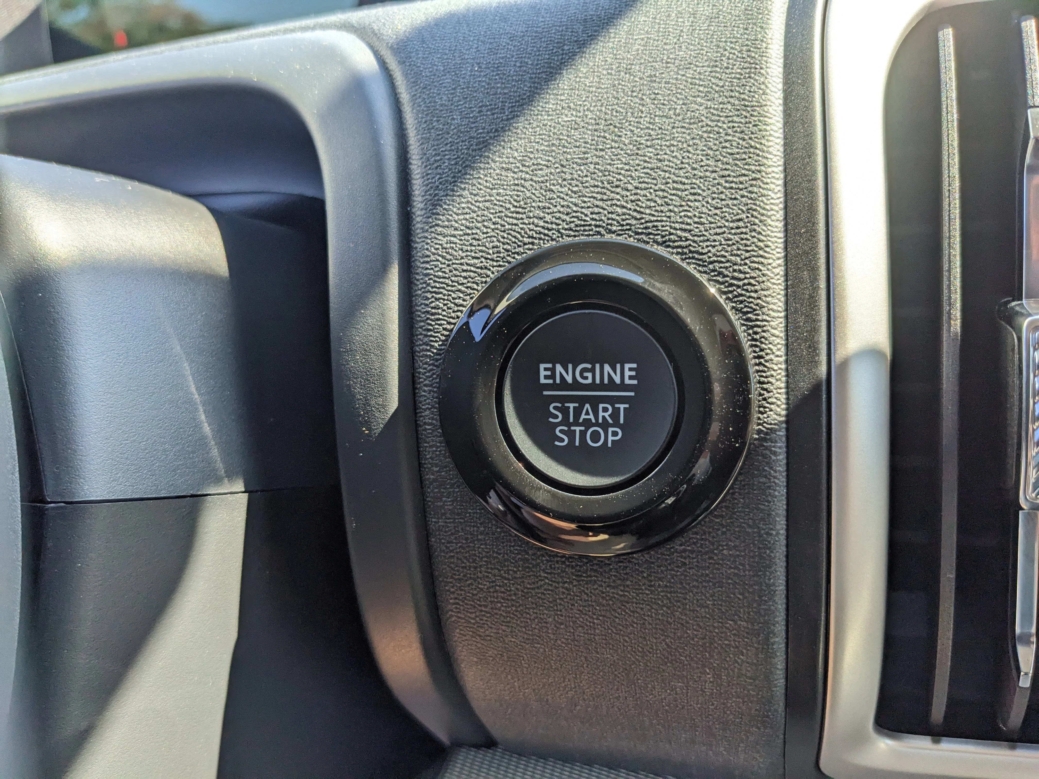 New 2025 Oxford White Ford Active MAX image 23
